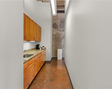 620 Glen Iris Drive Ne - Photo Thumbnail 35