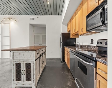620 Glen Iris Drive Ne - Photo Thumbnail 12