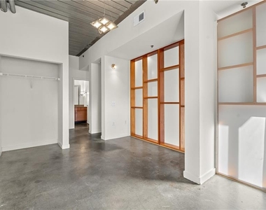 620 Glen Iris Drive Ne - Photo Thumbnail 25