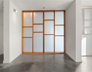 620 Glen Iris Drive Ne - Photo Thumbnail 27