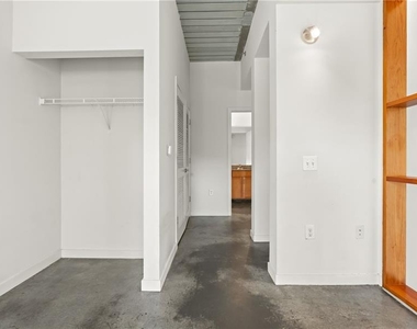 620 Glen Iris Drive Ne - Photo Thumbnail 31