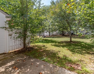 5550 Strathmoor Manor Circle - Photo Thumbnail 23