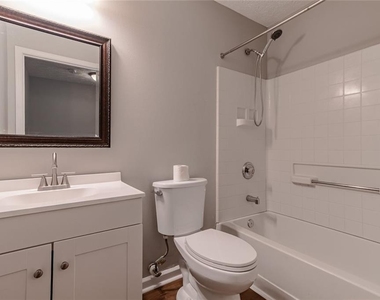5550 Strathmoor Manor Circle - Photo Thumbnail 22
