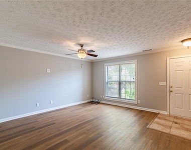 5550 Strathmoor Manor Circle - Photo Thumbnail 1
