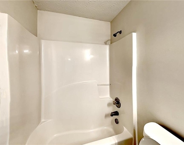 34 Belmont Park Drive - Photo Thumbnail 15