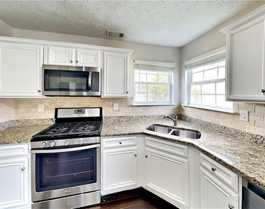 34 Belmont Park Drive - Photo Thumbnail 3