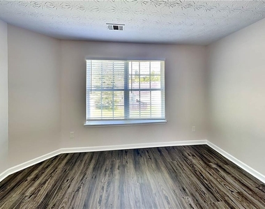 34 Belmont Park Drive - Photo Thumbnail 8