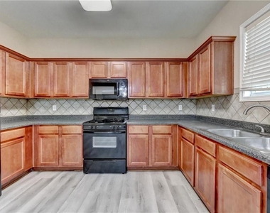 1646 Hedington Court - Photo Thumbnail 20