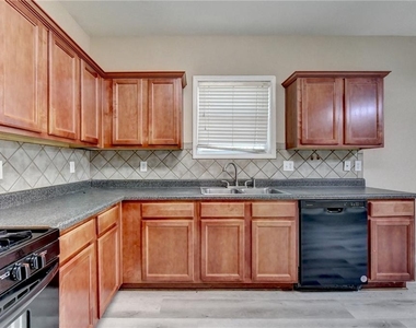 1646 Hedington Court - Photo Thumbnail 21