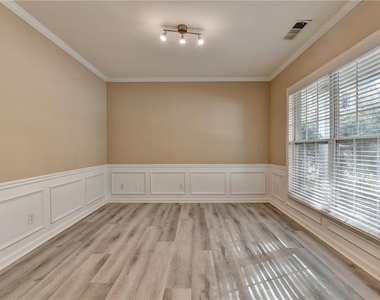 1646 Hedington Court - Photo Thumbnail 2