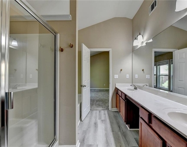 1646 Hedington Court - Photo Thumbnail 33