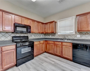 1646 Hedington Court - Photo Thumbnail 19