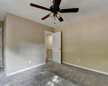 1646 Hedington Court - Photo Thumbnail 37