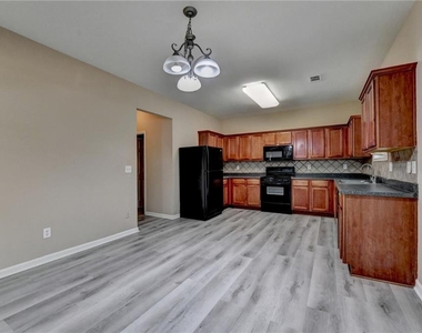 1646 Hedington Court - Photo Thumbnail 15