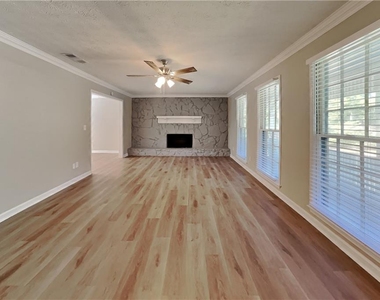 5054 Arbor Lane Sw - Photo Thumbnail 1