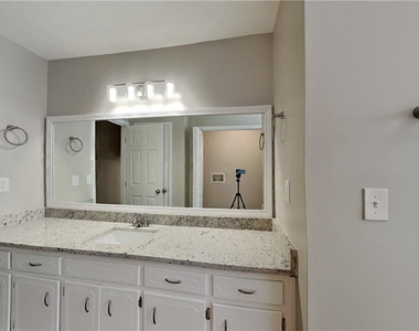 5054 Arbor Lane Sw - Photo Thumbnail 10