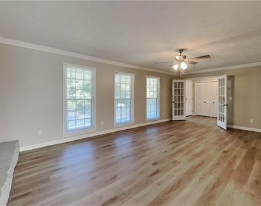 5054 Arbor Lane Sw - Photo Thumbnail 2