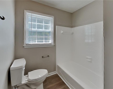 5054 Arbor Lane Sw - Photo Thumbnail 11