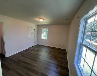 351 Crisler Street - Photo Thumbnail 12
