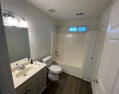 351 Crisler Street - Photo Thumbnail 9