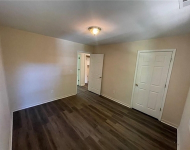 351 Crisler Street - Photo Thumbnail 11