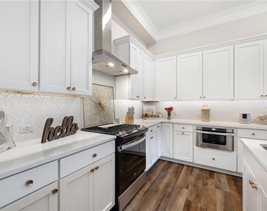 211 Prairie Lane - Photo Thumbnail 14