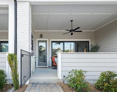 211 Prairie Lane - Photo Thumbnail 2