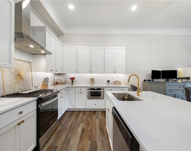 211 Prairie Lane - Photo Thumbnail 13