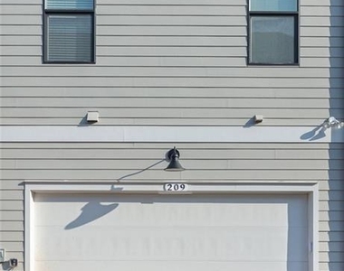 211 Prairie Lane - Photo Thumbnail 21