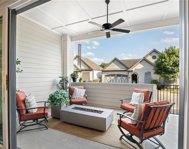 211 Prairie Lane - Photo Thumbnail 6