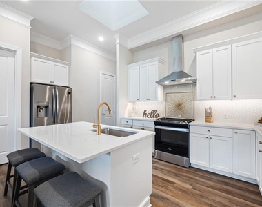 211 Prairie Lane - Photo Thumbnail 11