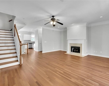 1079 Marietta Boulevard Nw - Photo Thumbnail 7