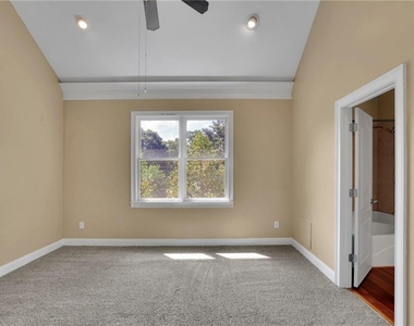 1079 Marietta Boulevard Nw - Photo Thumbnail 20