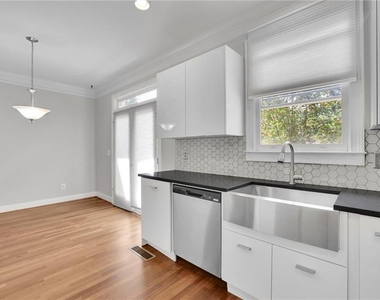 1079 Marietta Boulevard Nw - Photo Thumbnail 15