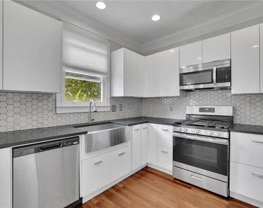 1079 Marietta Boulevard Nw - Photo Thumbnail 14