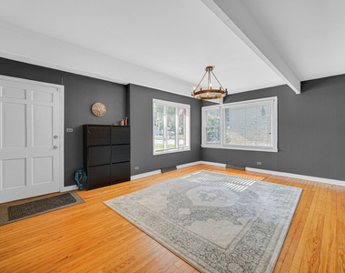 23327 N Wildwood Lane - Photo Thumbnail 13