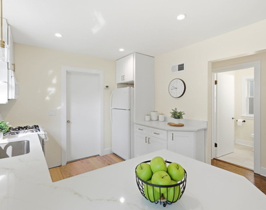 4438 N Narragansett Avenue - Photo Thumbnail 8