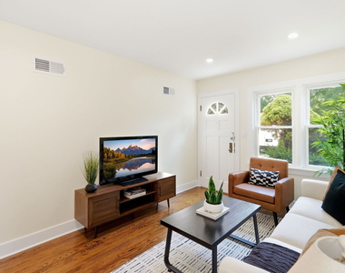 4438 N Narragansett Avenue - Photo Thumbnail 4