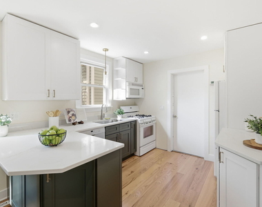 4438 N Narragansett Avenue - Photo Thumbnail 9