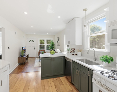 4438 N Narragansett Avenue - Photo Thumbnail 11