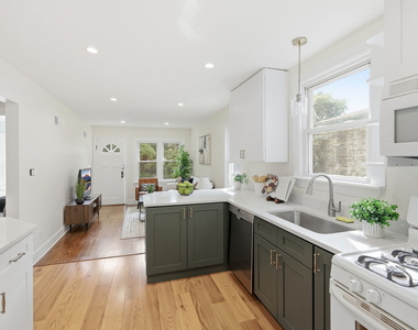 4438 N Narragansett Avenue - Photo Thumbnail 10