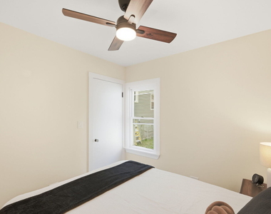 4438 N Narragansett Avenue - Photo Thumbnail 17