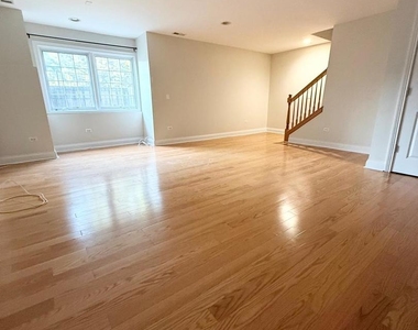 2005 Alta Vista Court - Photo Thumbnail 22