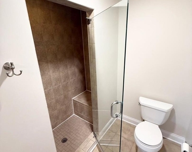 2005 Alta Vista Court - Photo Thumbnail 14