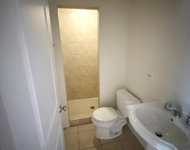 2005 Alta Vista Court - Photo Thumbnail 24