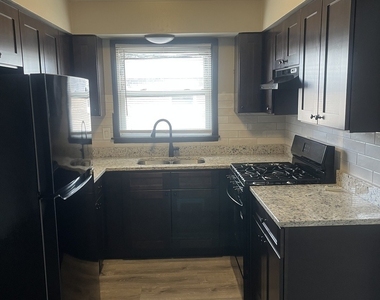 7041 99th Street - Photo Thumbnail 3