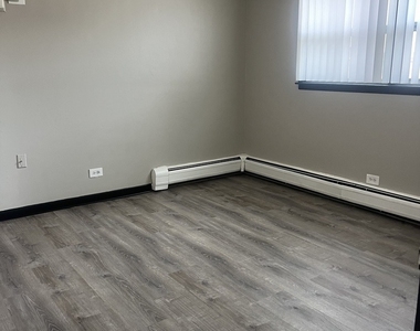 7041 99th Street - Photo Thumbnail 6