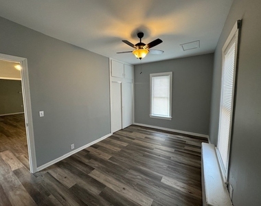 450 Flagg Street - Photo Thumbnail 3