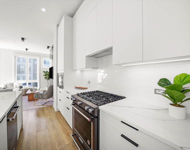 4240 W Belmont Avenue - Photo Thumbnail 3