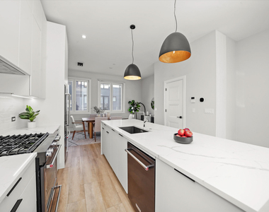 4240 W Belmont Avenue - Photo Thumbnail 4